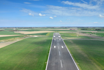  vue du ciel (piste d'atterrissage)