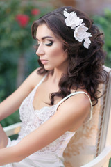 Naklejka premium portrait of a beautiful bride in summer