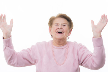 alte frau schüttelt sich vor lachen