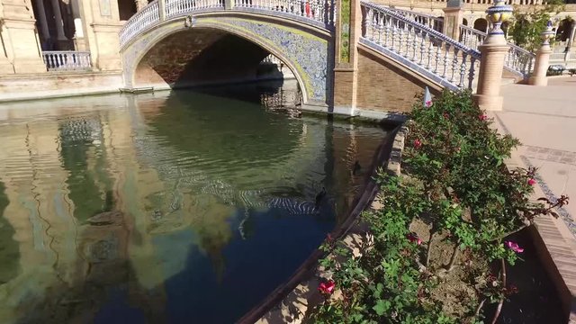Siviglia, Andalusia, Spagna - Aprile 14, 2016: Piazza di Spagna (Ultra High Definition, UltraHD, Ultra HD, UHD, 4K, 2160P, 3840x2160)