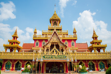 Fototapeta premium Temple in Thailand, Wat Prathat Ruang Rong, Thailand.