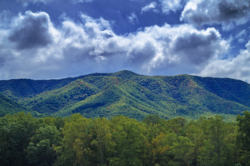 Fototapeta premium Berge und Wolken