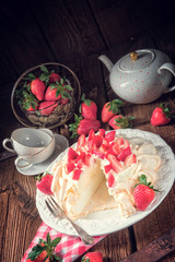 Pavlova with strawberries
