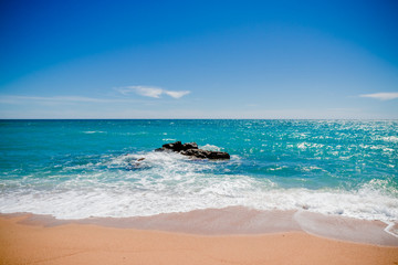 Plage, soleil et mer bleue