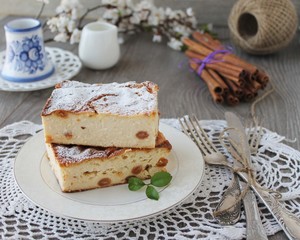 Cheesecake, cottage cheese pudding with fresh lemon.