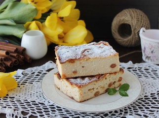 Cheesecake, cottage cheese pudding with fresh lemon.