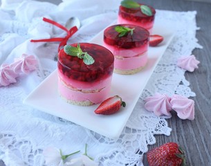 Strawberry cake with berry jelly