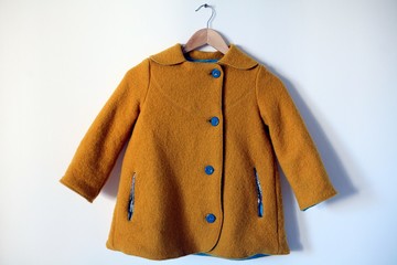 Manteau enfant en laine bouillie jaune