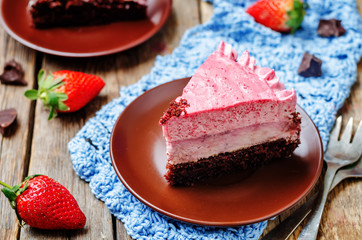 Strawberry mousse brownie cake