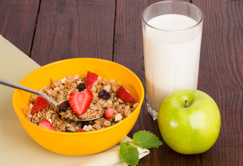 muesli with strawberries, apple 