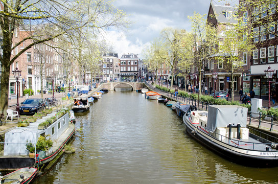 Amsterdam canal © matabum