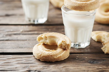 Sweet cookie and milk on the vintage table