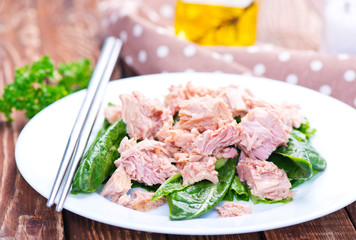 salad with tuna