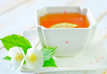 jasmin tea with lemon