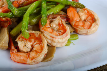 Shrimp and asparagus