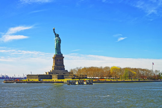 Statue on Liberty Island in Upper Bay