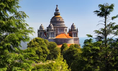 Tuinposter Basilica de Santa Luzia at Monte Santa Luzia near Viana do Castelo, Portugal © Henner Damke