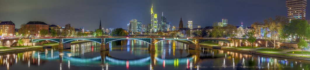 Frankfurt Skyline Panorama Nacht