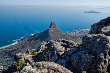 Blick vom Tafelberg mit Lions Head und Robben Island