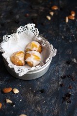 biscotti alle mandorle e canditi al limone e arancia