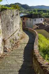 Fototapeta na wymiar borgo medievale di Nozzano Castello