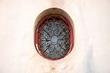 Window elliptical in wall
