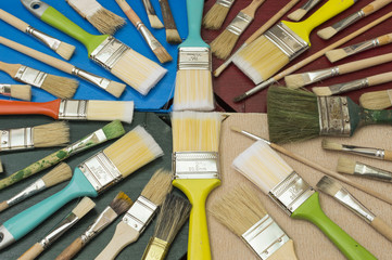 brochas,varios modelos,distintos tamaños,nuevas ,viejas y  usadas,sucias y limpias,