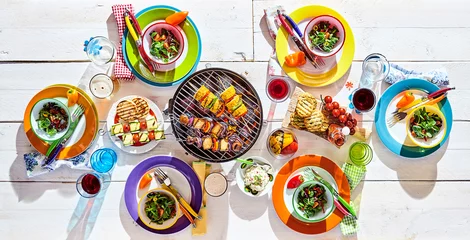 Deurstickers Kleurrijke picknicktafel met veganistische keuken © exclusive-design