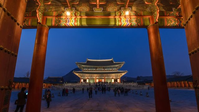 Time lapse of Gyeongbokgung Palace at night, Seoul, South Korea