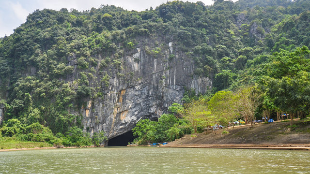 Entrance to Underground River at Phong Nha Kebang National Park, Quang Binh, Vietnam. It is a UNESCO World Heritage Site.