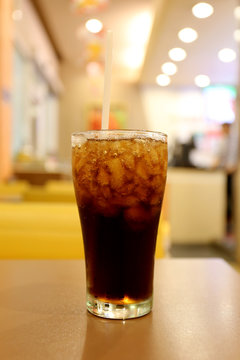 Cold cola in glass.