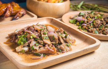 sliced grilled pork spicy salad thai