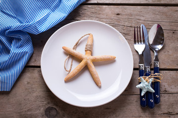 Summer table setting.