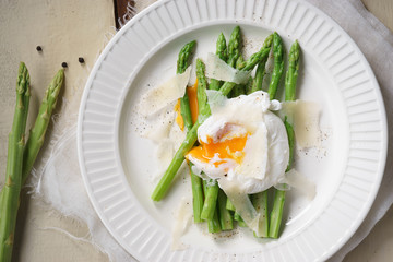 Asparagus with Poached Egg