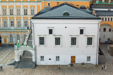 Грановитая палата на Соборной площади Московского Кремля. 

The faceted chamber at Cathedral square at the Moscow Kremlin.
