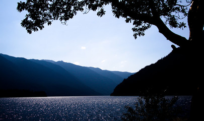 riflessi sul lago nord america