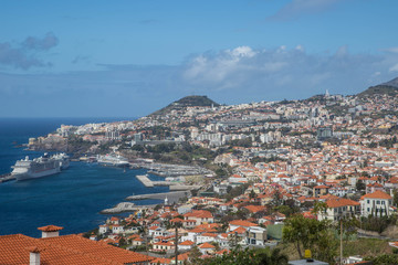Fototapeta na wymiar Panorama von Funchal, Madeira, Portugal
