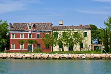 Charming house on a Venice canal