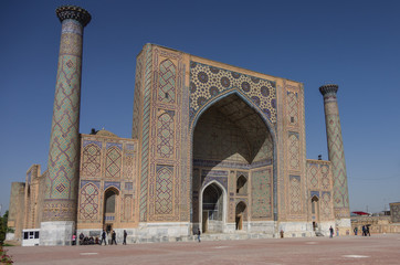 Fototapeta na wymiar Ulugbek Madrasah on Registan Square in Samarkand, Uzbekistan