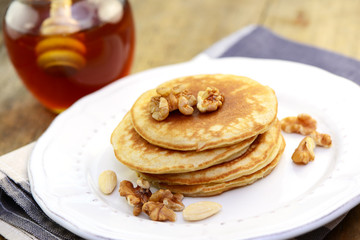Pfannkuchen Nüsse Honig