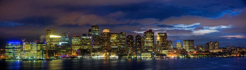 Fototapeta na wymiar Boston Skyline Panorama at Night