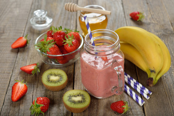 Fruit smoothies in jar