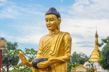 Obraz premium Buddha statue in Burma style.