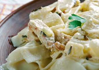 Italian pasta with chicken and cream sauce