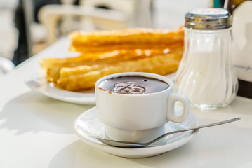churros con chocolate