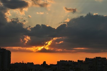 Закат над городом. Sunset