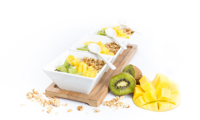 Mango Kiwi Joghurt für ein gesundes Frühstück