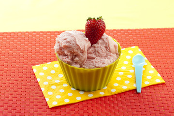 strawberry ice cream