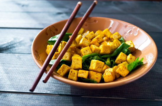 Salad with fried tofu and spinach