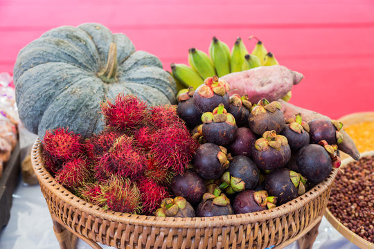 Thai fruits mixes Mangosteen,Lanzones and Lambutan.